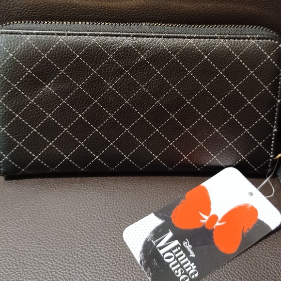 DISNEY MINNIE MOUSE ZIP AROUND ID COMPARTMENTS WAL - Picture 6 of 10